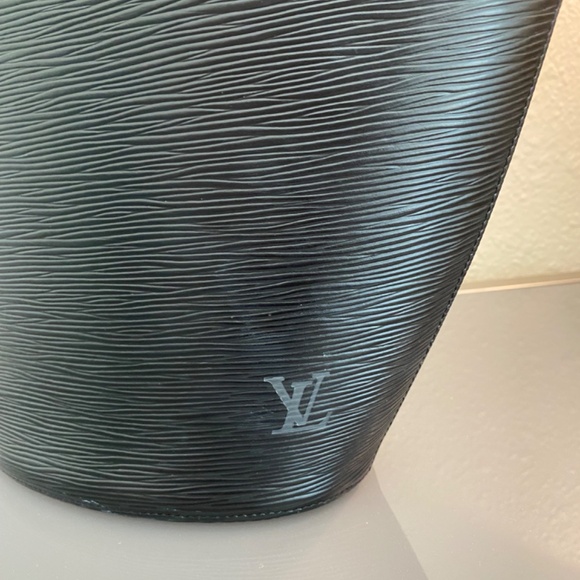 Louis Vuitton Epi Leather Bucket Bag - Picture 2 of 8